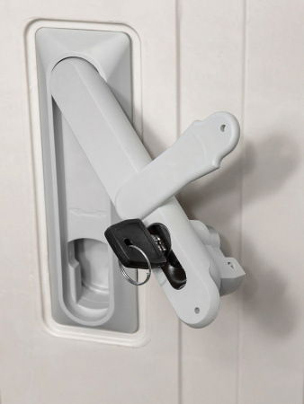 Шкаф с цоколем, полиэстер. ШЭ-01, GRP, IP54, IK10, от -50 до +70 °С, (600х1770х320) TDM