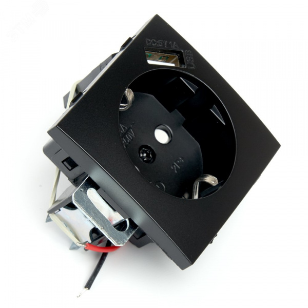 Розетка одноместная с/з и с USB (механизм) серия Эрна черный STEKKER