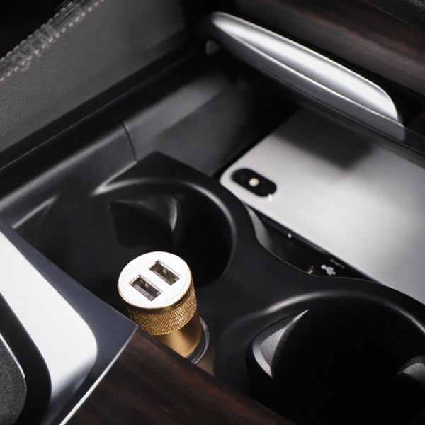 Автозарядка в прикуриватель 2хUSB АЗУ 1000+2100 mA