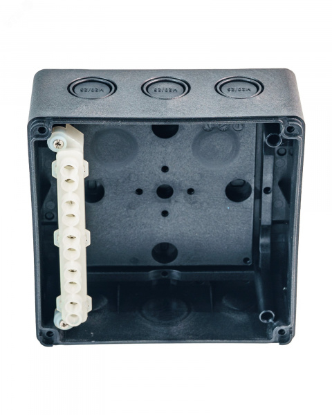 Коробка распределительная Extherm JB-100-BL       140*140*76 мм IP 66, черная, в комплекте с        клеммным рядом 10х10 кв.мм., 76А
