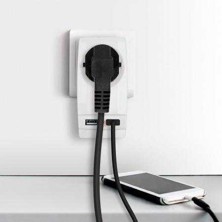Адаптер ''Polynom'' 1гн 220V + 2xUSB 2100mA, c заземл, (белый) (10/60/1440) SP-1e-USB-W''